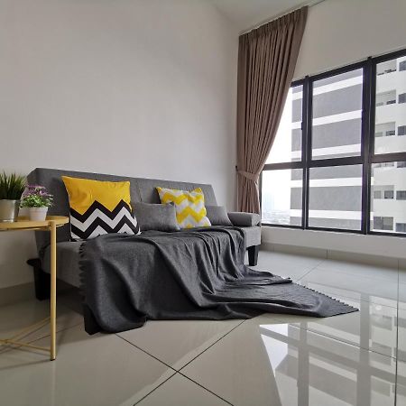 1 Traders Garden 1Br Pool View With Hispeed Internet Netflix Apartment Cheras Exterior photo